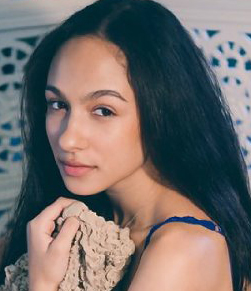 Aurora-Perrineau.jpg